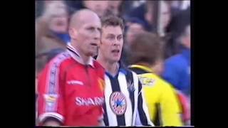 Duncan Ferguson vs Jaap Stam Newcastle vs Manchester United 2000 [upl. by Etaner]