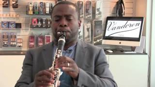 Anthony McGill Principal clarinet of the NY Philharmonic tries the BD5 clarinet mouthpiece [upl. by Aneek]