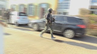 Geiselnahme in Sparkasse in Duisburg  SEK im Einsatz  Lage unklar [upl. by Gabey]