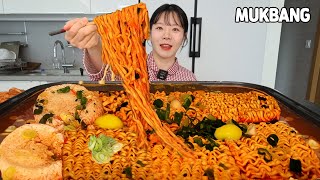 임산부 이정도 먹잖아요😂아침은 간단하게 얼큰한 대왕라면에 라죽 한 대접 먹방🍜│MUKBANG [upl. by Norah400]