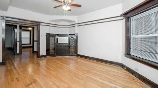 Tour a Lincoln Park 3bedroom apartment steps from the park [upl. by Caplan]