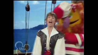 Muppet Songs Glenda Jackson and the Pirates  The Walloping Window Blind [upl. by Eversole]