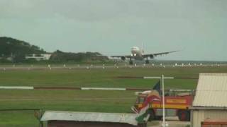 Crosswind landing attempt at Seychelles International Airport [upl. by Adrianne]