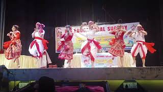 De Dol Dol Tol Paal Tol Dance Performance [upl. by Errick]