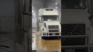 Truck Wash at the Blue Beacon in Counsel Bluffs Iowa [upl. by Toomin]