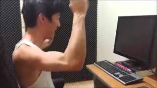 The Greatest Angry Gamers Smashes His own Computer Screen with keyboard [upl. by Reivaxe287]