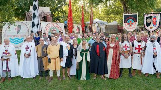 El desfile de diez pendones del Bierzo abre las actividades de Ponsferrata [upl. by Wendie]