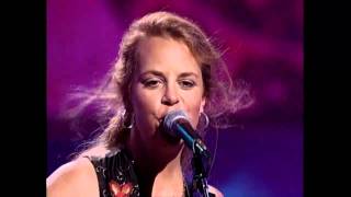 Passionate Kisses  Mary Chapin Carpenter [upl. by Annehcu]