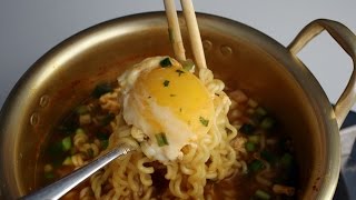 How to make Korean ramyeon Ramyeon 라면 aka ramen [upl. by Oregolac]