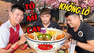 Thử thách ăn hết Tô Mì Cay Khổng Lồ cùng với Youtuber Bình Định  Anh Chàng Lính Ngự Lâm [upl. by Aihselat]