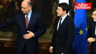 Governo gelo e distacco tra Letta e Renzi durante la cerimonia della campanella [upl. by Hugh]