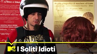 I Soliti Idioti Dica la raccomandata con posta prioritaria  Gisella e Sebastiano [upl. by Nabi]