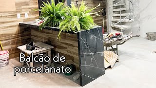 BALCÃO DE PORCELANATO PRETO FIZEMOS O BALCÃO DA ÁREA GOURMET [upl. by Letsou]