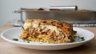 Griechischer Nudelauflauf mit Hackfleisch  Greek Pasta Bake with Ground Beef  ENG SUBS [upl. by Aihsoek120]