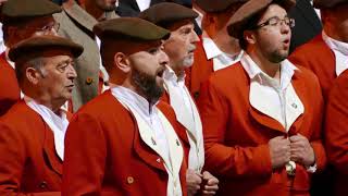 Glory Alleluia Les Chanteurs Montagnards de Lourdes et Les chanteurs pyrénéens de Tarbes [upl. by Pros23]