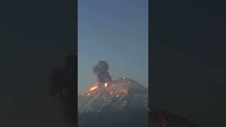 Volcán Popocatépetl hace erupción [upl. by Nagoh896]